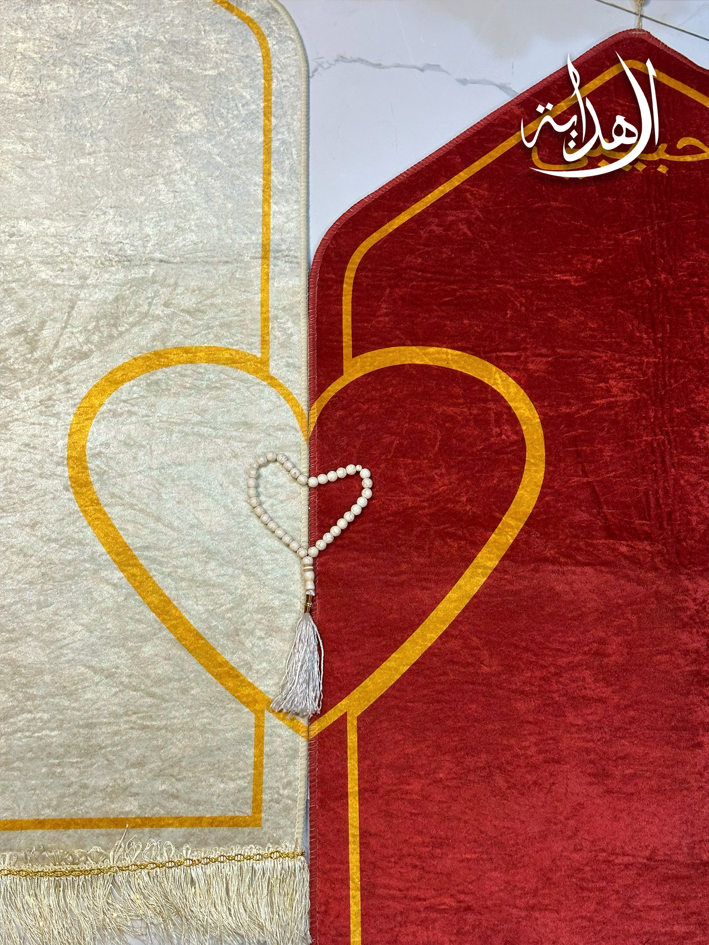 Elegant Heart-Shaped Couple Prayer Mats